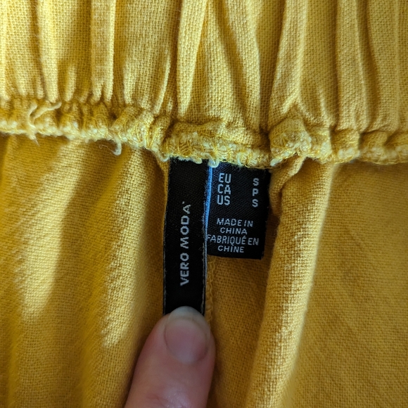 🌻2 for $20 | Linen Blend Mido Skirt with Button Detail on Front & Pleats - Picture 6 of 7